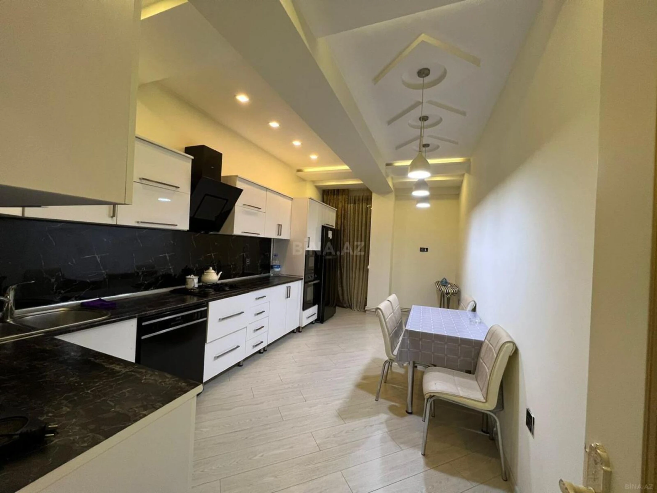 Kirayə verilir 2 otaqlı mənzil 80 m²
