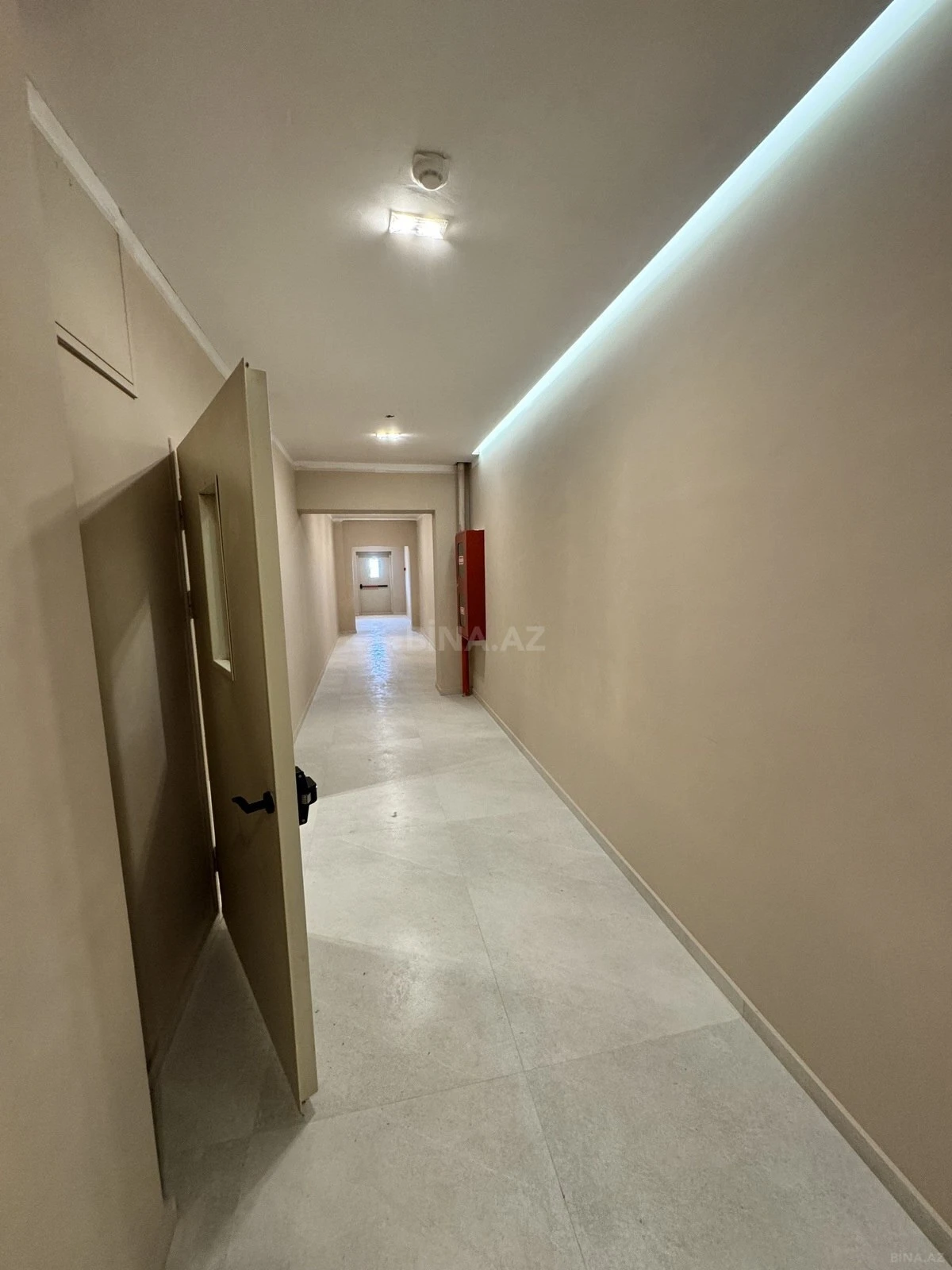 Satılır 3 otaqlı mənzil 112 m²