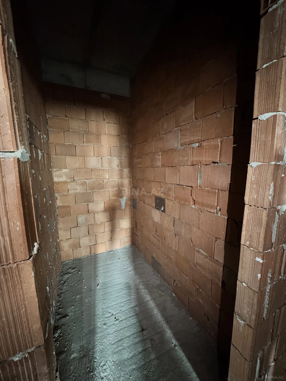 Satılır 3 otaqlı mənzil 112 m²