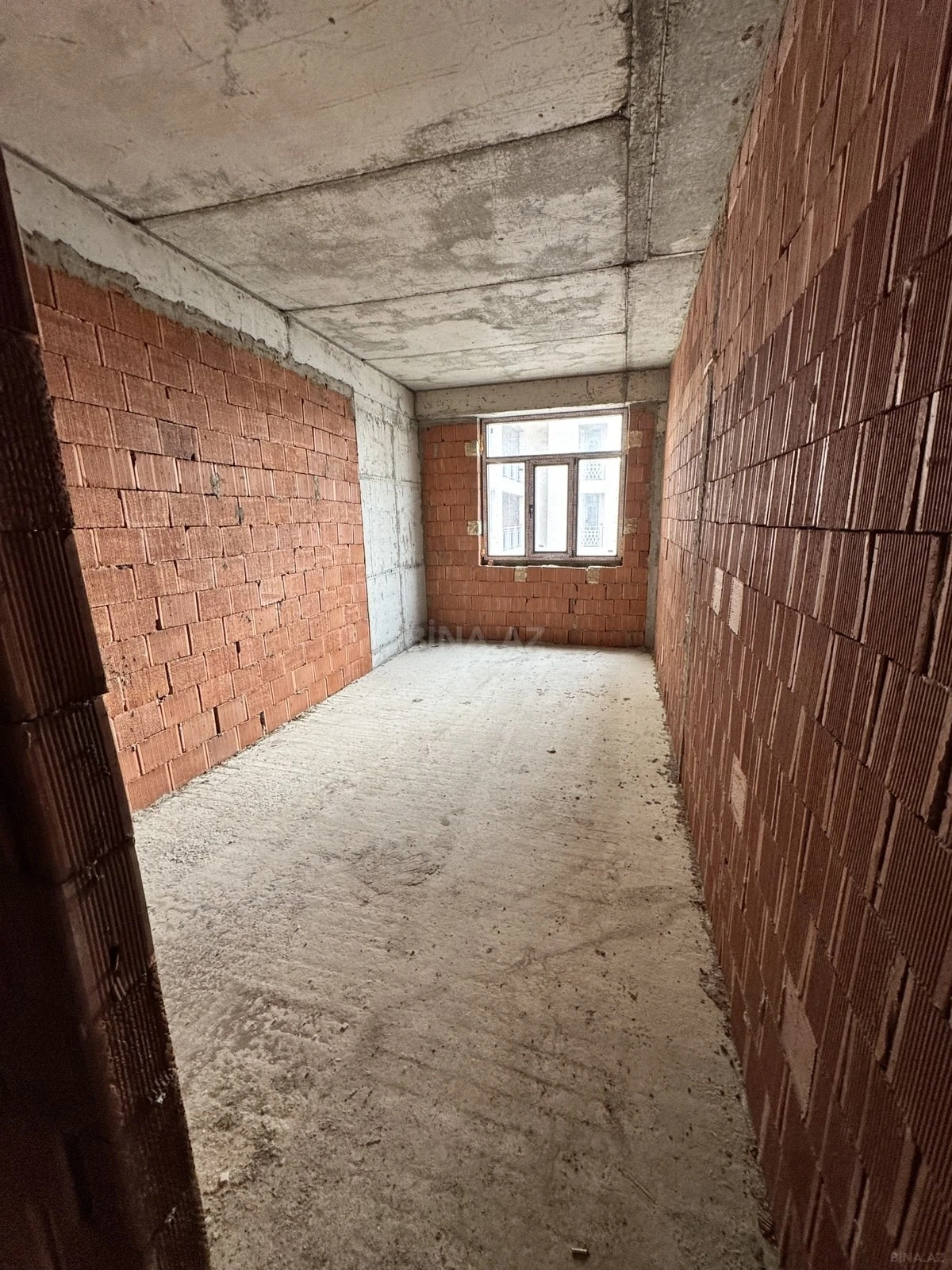 Satılır 3 otaqlı mənzil 112 m²