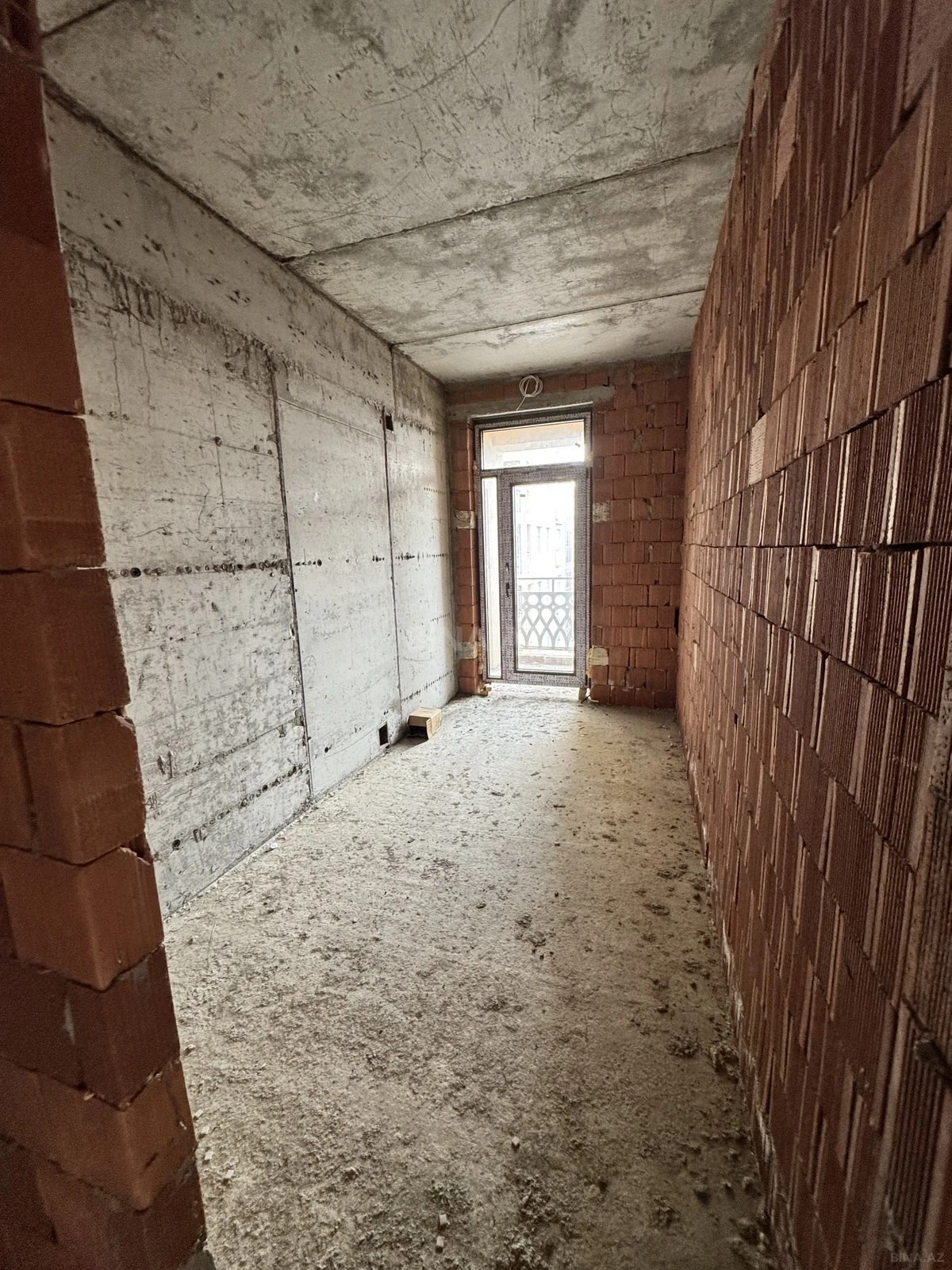 Satılır 3 otaqlı mənzil 112 m²