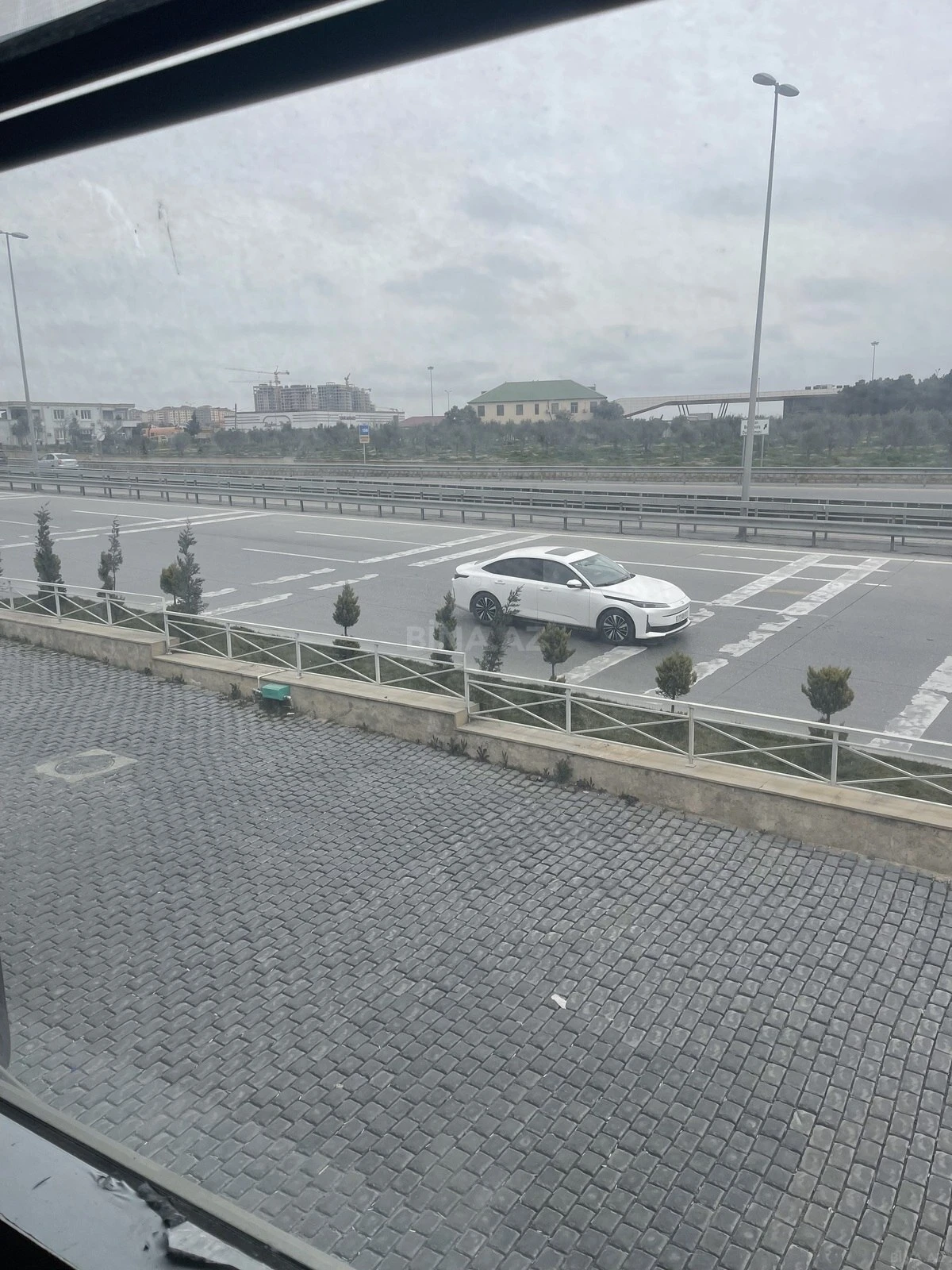 Kirayə verilir obyekt 130 m²