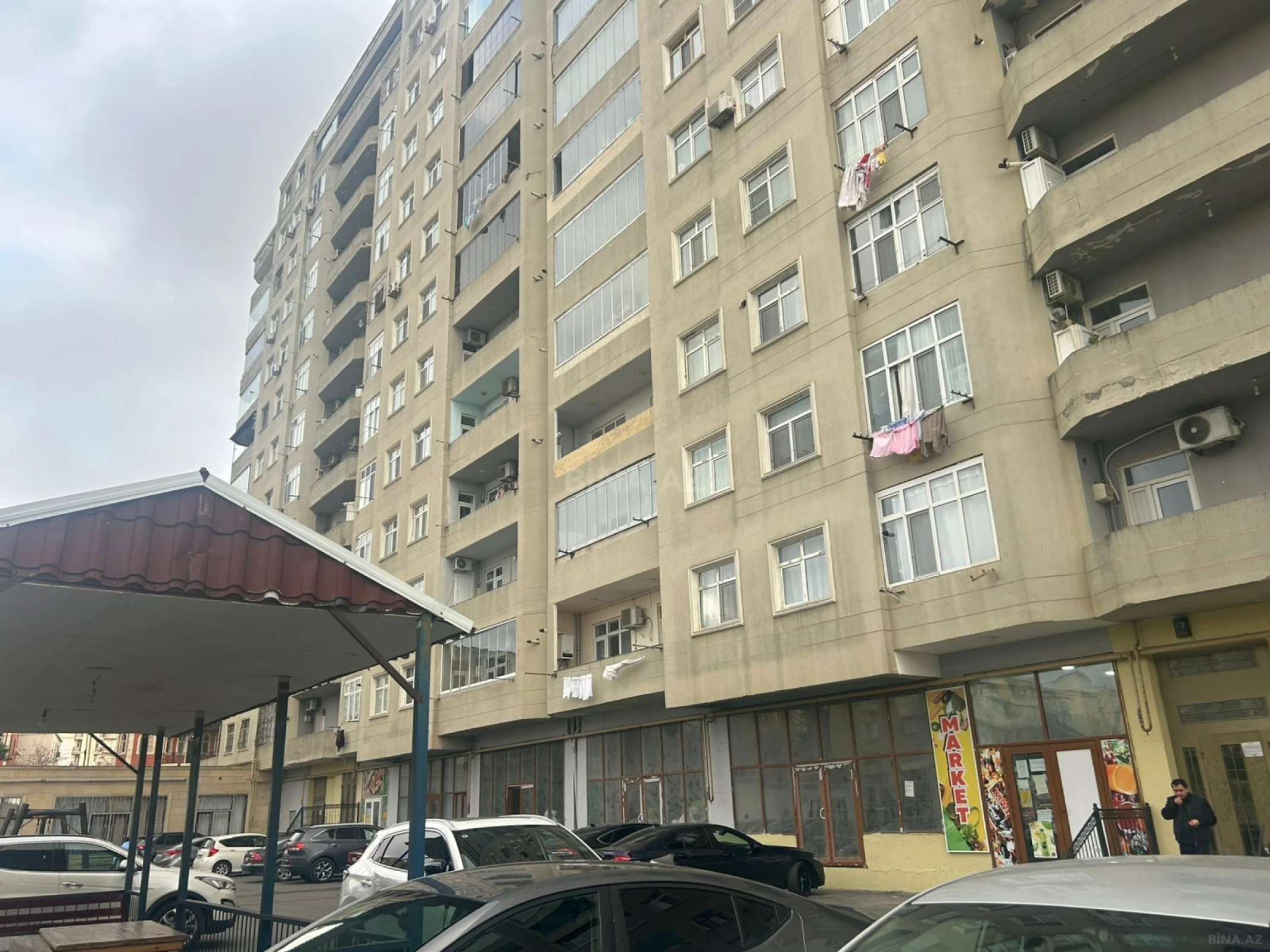 Satılır 3 otaqlı mənzil 136 m²