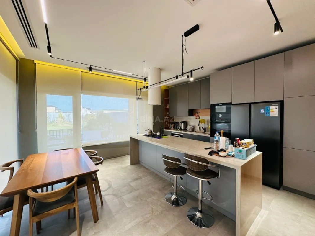 Kirayə verilir 6 otaqlı həyət evi 550 m²