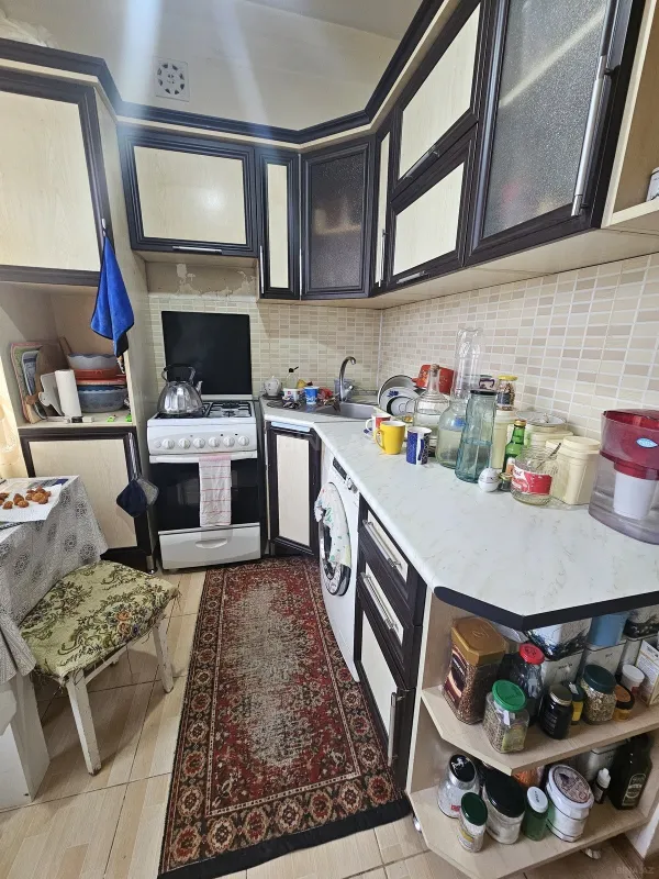 Satılır 5 otaqlı mənzil 130 m²