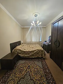 Satılır 5 otaqlı mənzil 130 m²