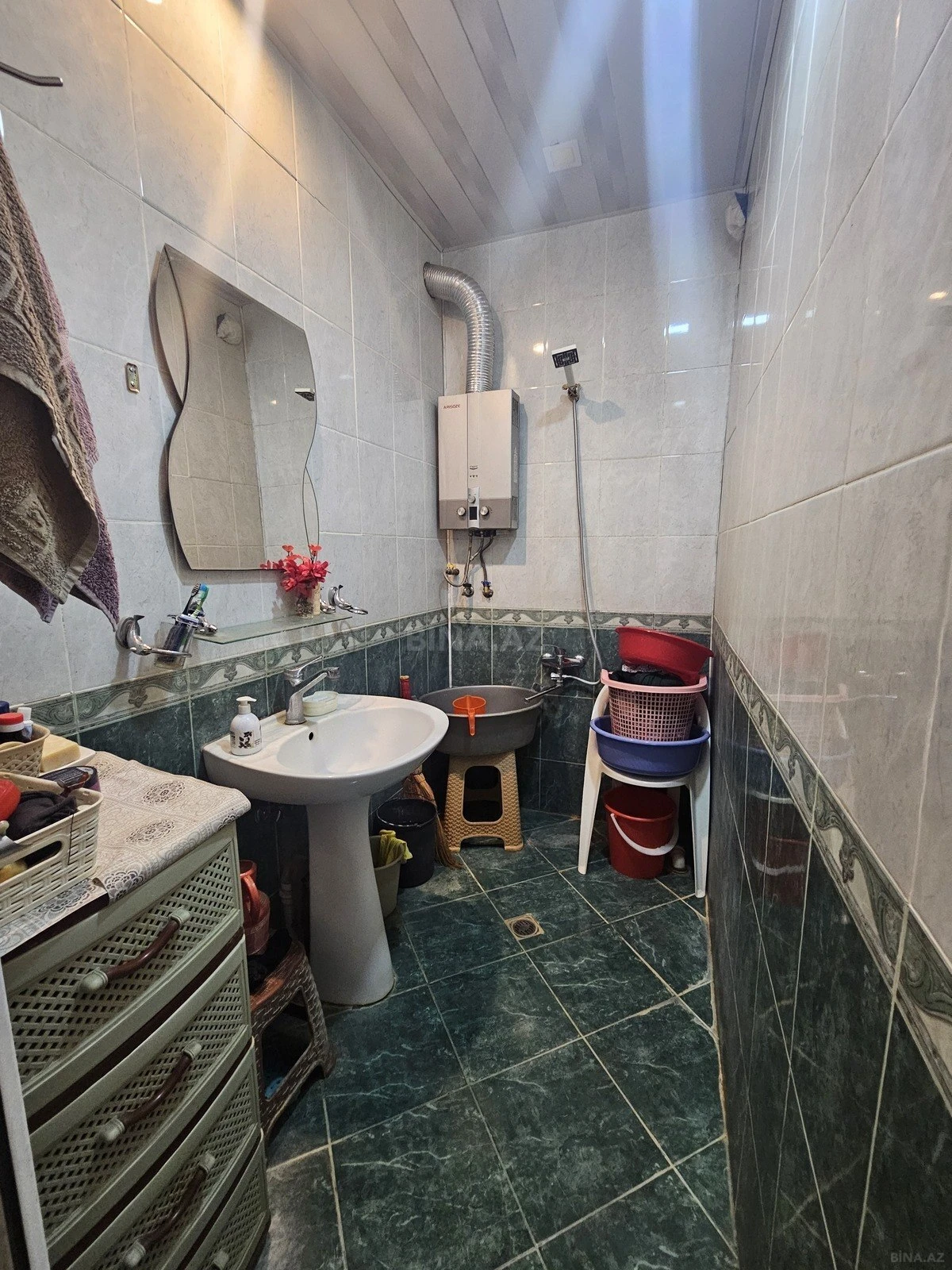 Satılır 5 otaqlı mənzil 130 m²