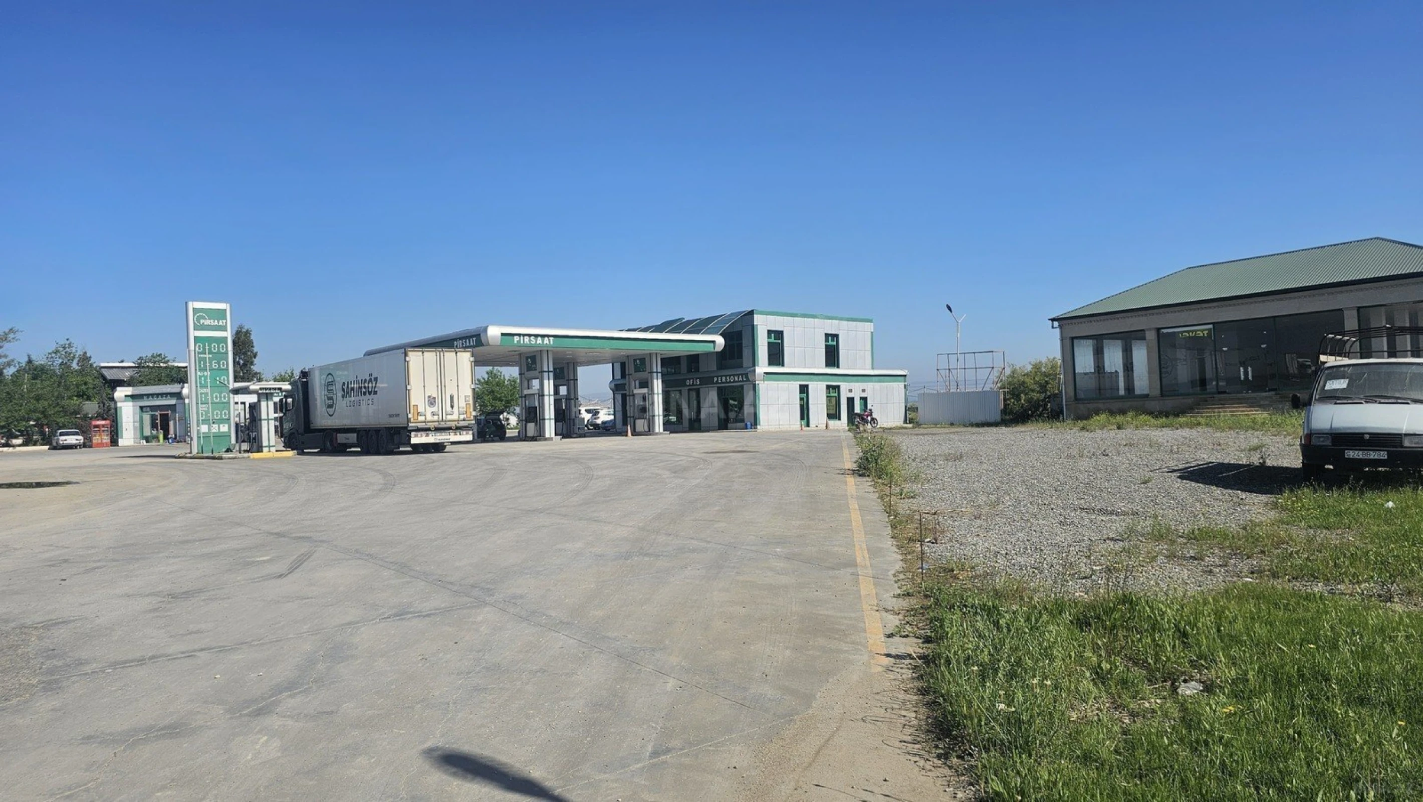 Satılır obyekt 4400 m²