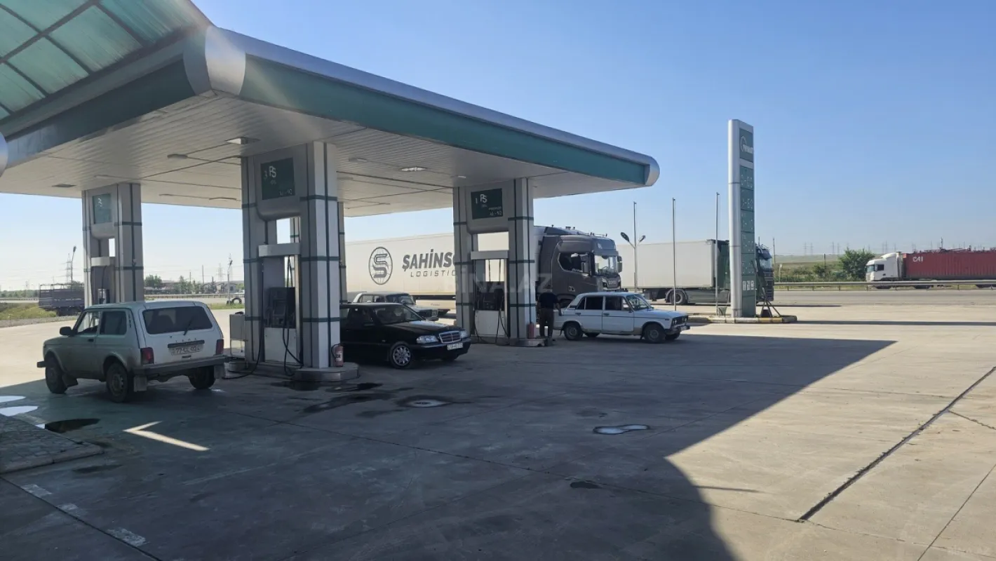 Satılır obyekt 4400 m²