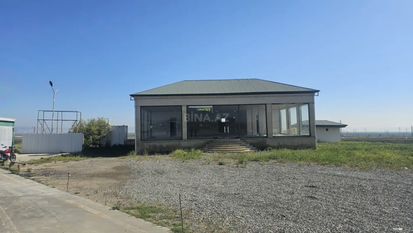 Satılır obyekt 4400 m²