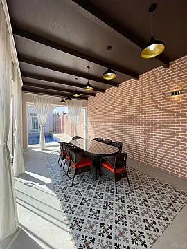 Satılır 5 otaqlı həyət evi 230 m²