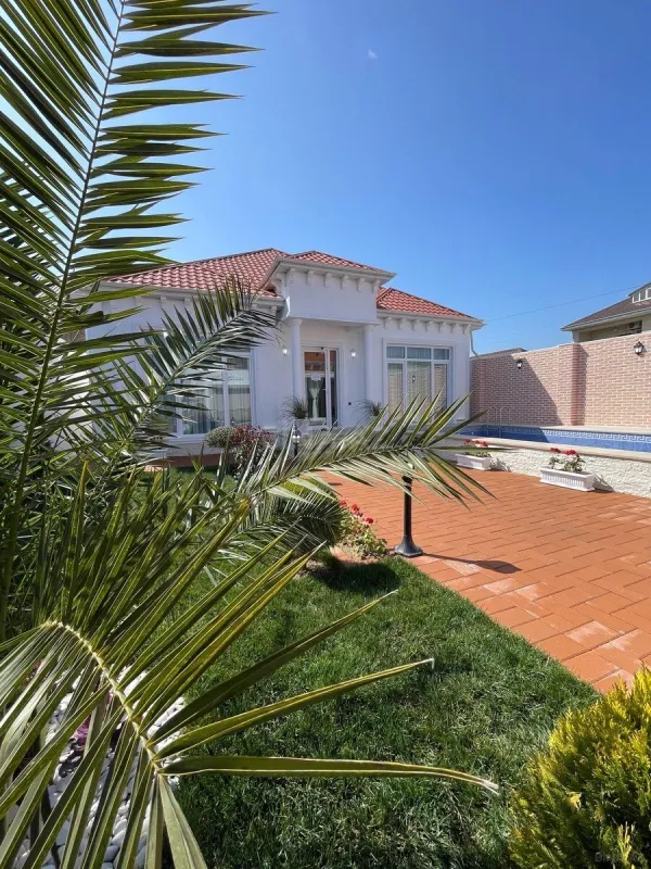 Satılır 5 otaqlı həyət evi 230 m²