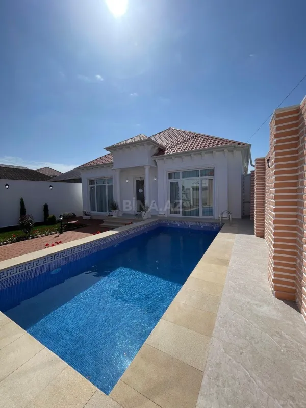 Satılır 5 otaqlı həyət evi 230 m²