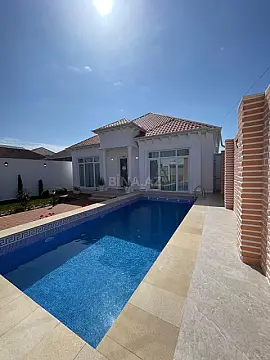 Satılır 5 otaqlı həyət evi 230 m²