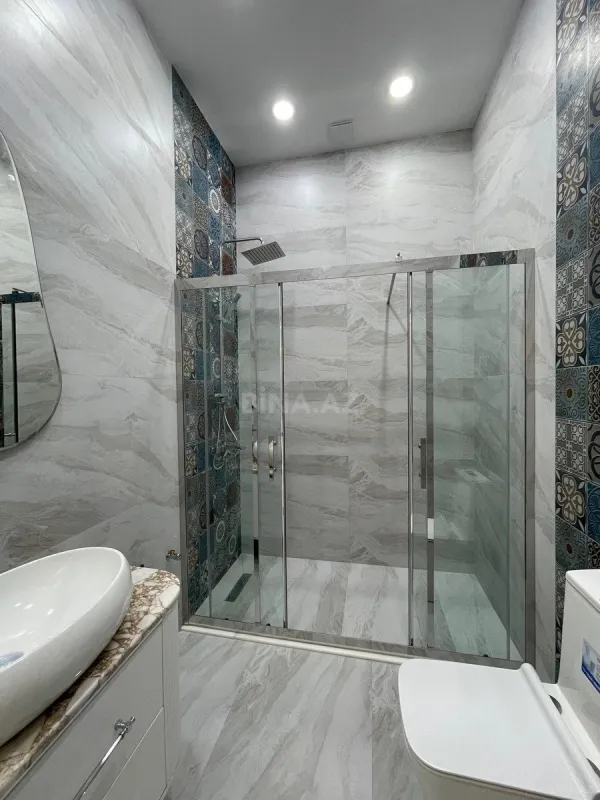 Satılır 5 otaqlı həyət evi 230 m²