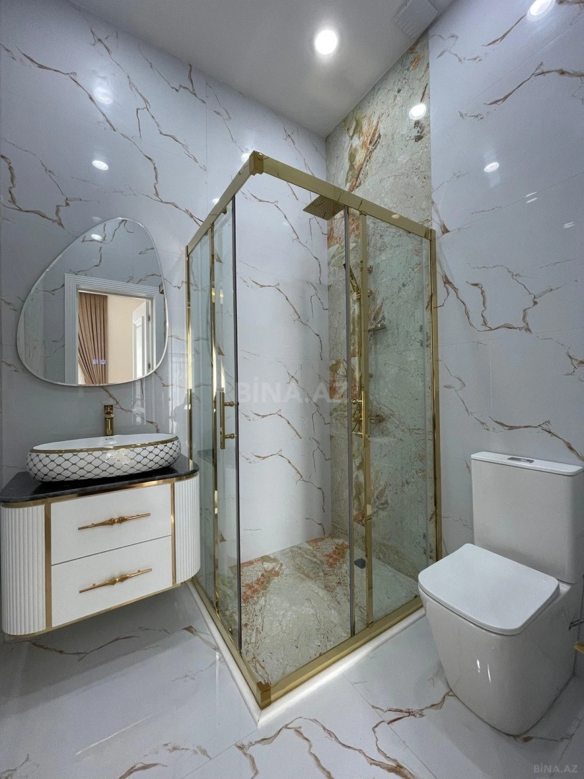 Satılır 5 otaqlı həyət evi 230 m²