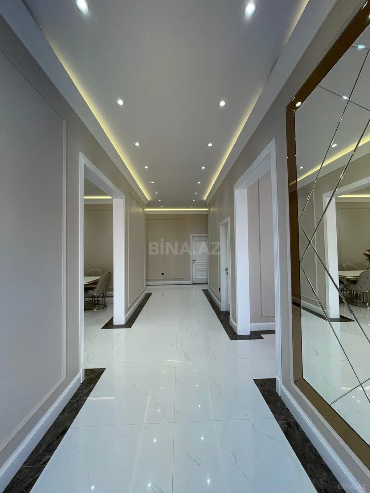 Satılır 5 otaqlı həyət evi 230 m²