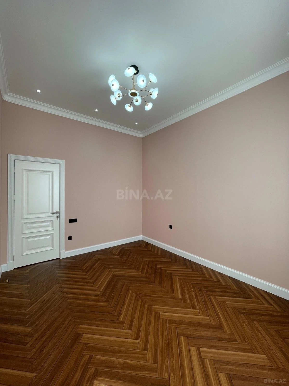 Satılır 5 otaqlı həyət evi 230 m²