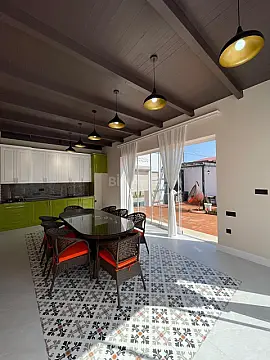 Satılır 5 otaqlı həyət evi 230 m²
