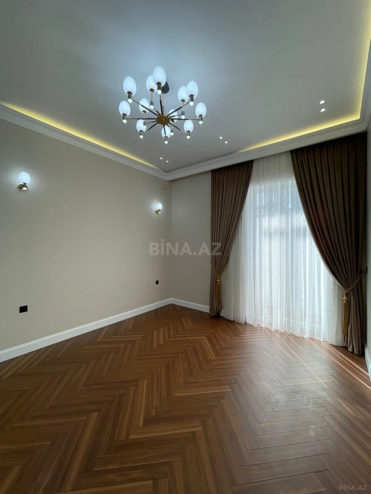 Satılır 5 otaqlı həyət evi 230 m²