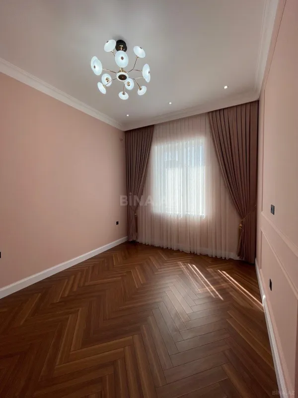 Satılır 5 otaqlı həyət evi 230 m²