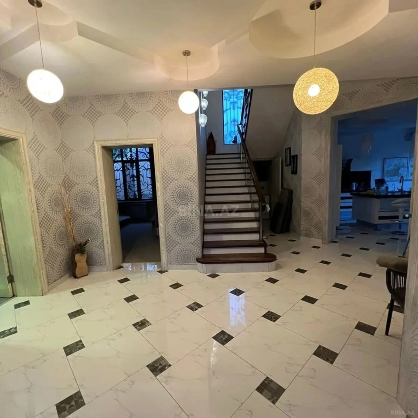 Kirayə verilir 5 otaqlı həyət evi 260 m²