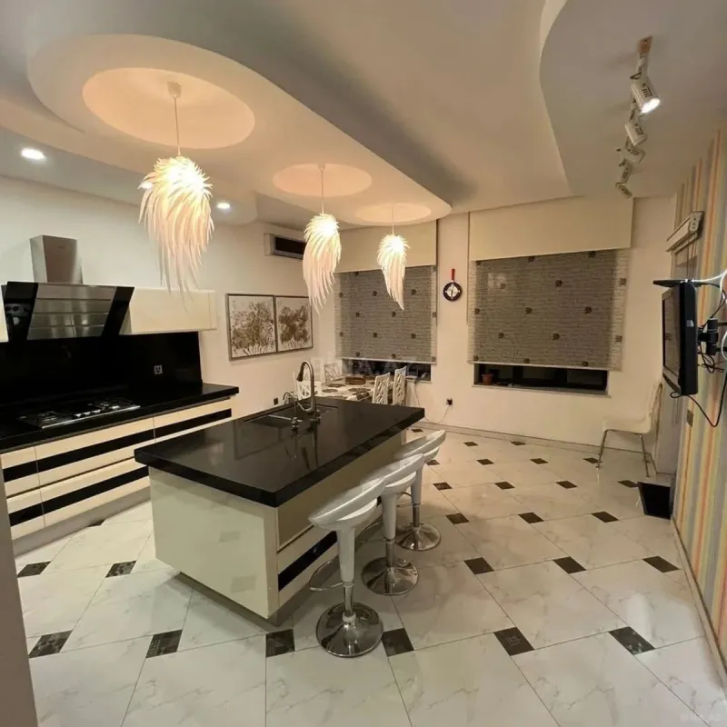Kirayə verilir 5 otaqlı həyət evi 260 m²