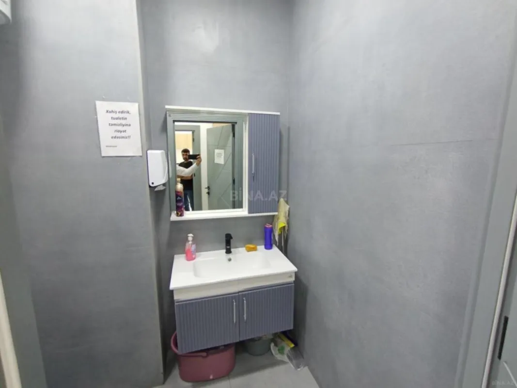 Satılır obyekt 178 m²