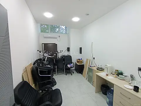 Satılır obyekt 178 m²