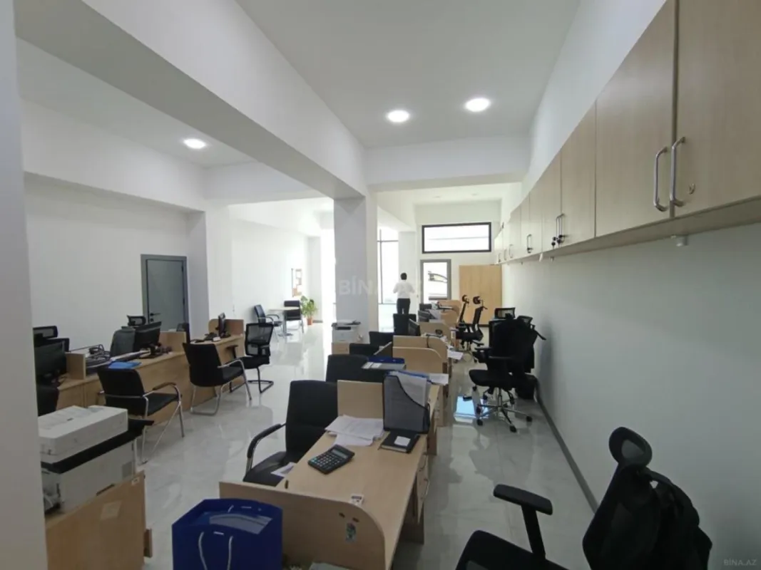 Satılır obyekt 178 m²