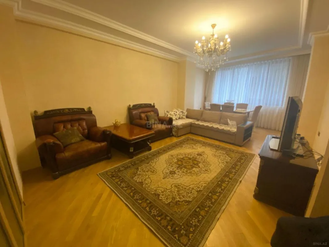 Satılır 3 otaqlı mənzil 109 m²