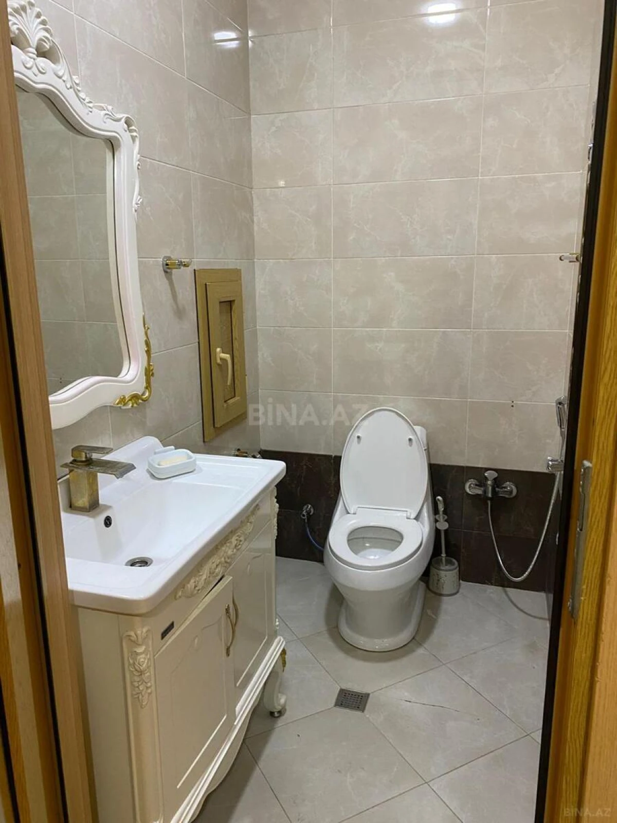 Satılır 3 otaqlı mənzil 109 m²