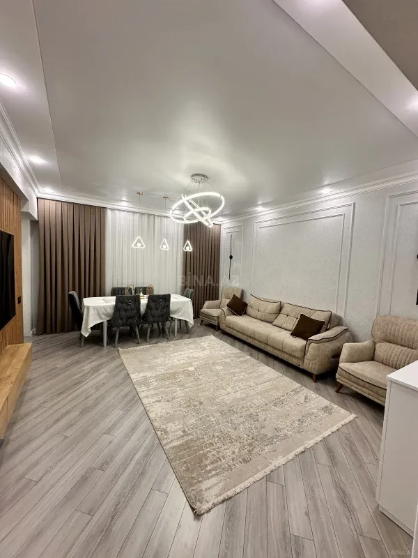 Satılır 4 otaqlı mənzil 127 m²