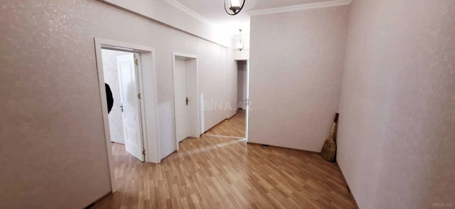Satılır 3 otaqlı mənzil 125 m²