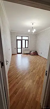 Satılır 3 otaqlı mənzil 125 m²