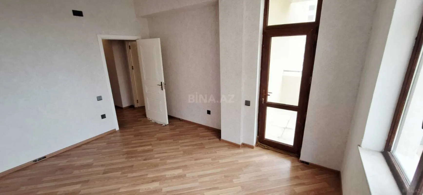 Satılır 3 otaqlı mənzil 125 m²