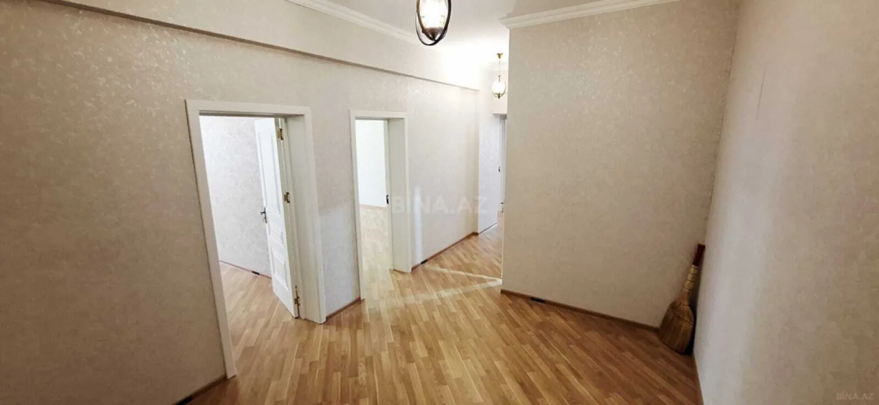 Satılır 3 otaqlı mənzil 125 m²