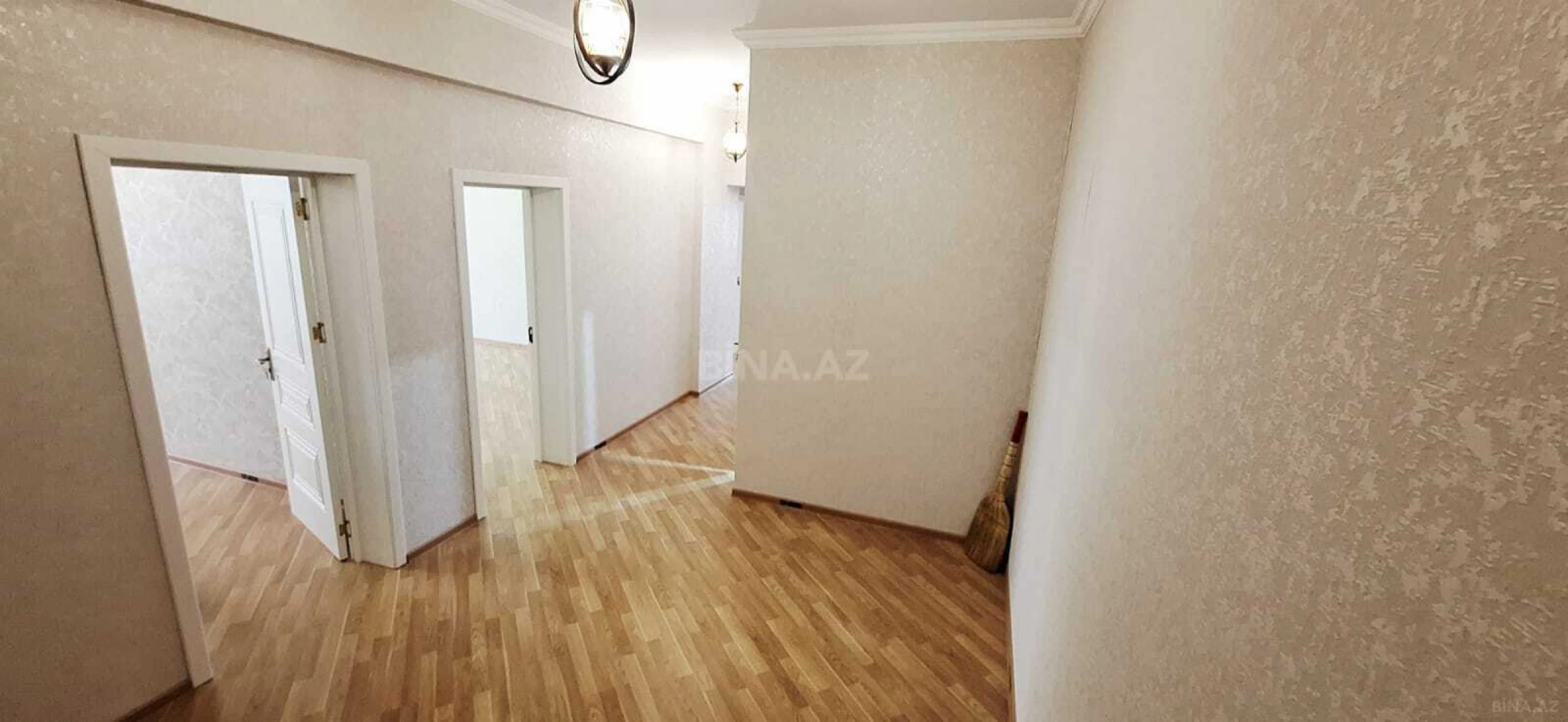 Satılır 3 otaqlı mənzil 125 m²