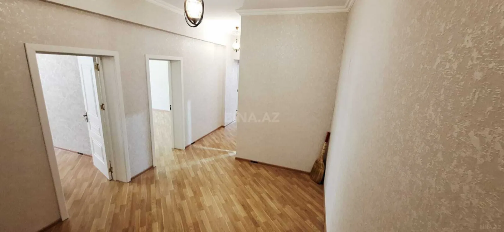 Satılır 3 otaqlı mənzil 125 m²
