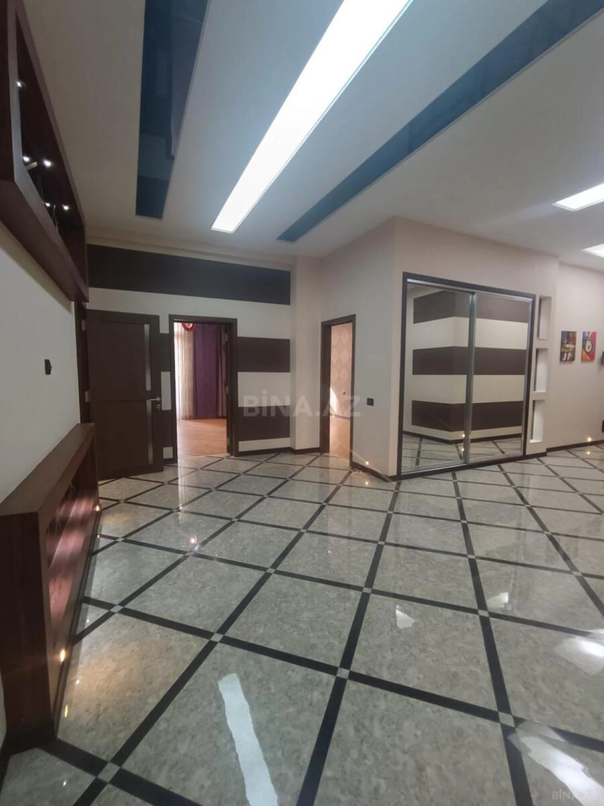 Satılır 4 otaqlı mənzil 170 m²