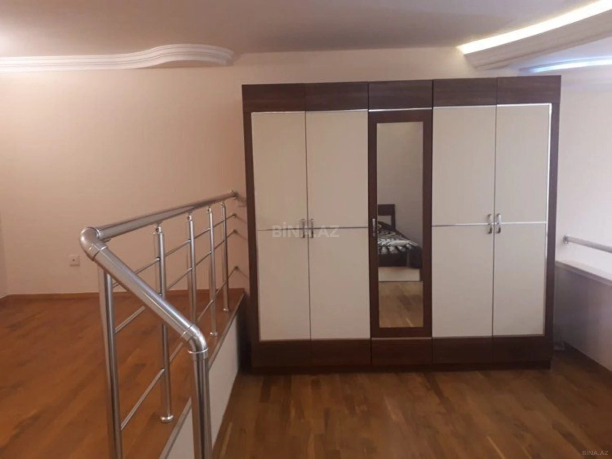 Satılır 2 otaqlı mənzil 65 m²