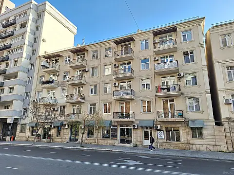 Satılır 3 otaqlı mənzil 65 m² — Bakı 3 otaq 65.00 m²