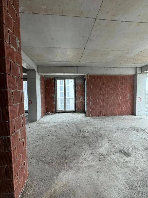 Satılır 3 otaqlı mənzil 130 m²