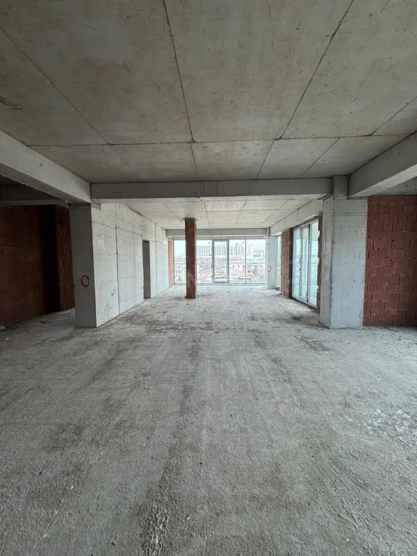 Satılır 3 otaqlı mənzil 130 m²