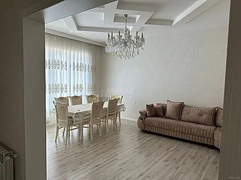 Satılır 4 otaqlı həyət evi 230 m²