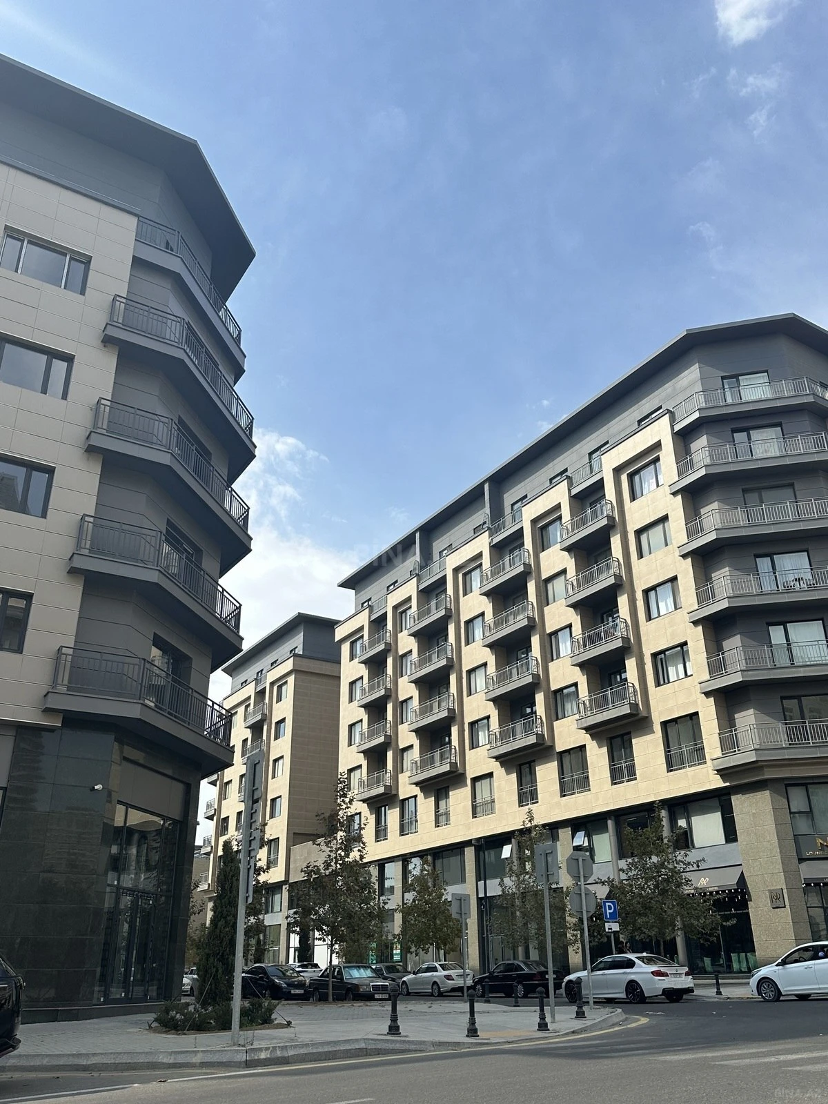 Satılır obyekt 104 m²