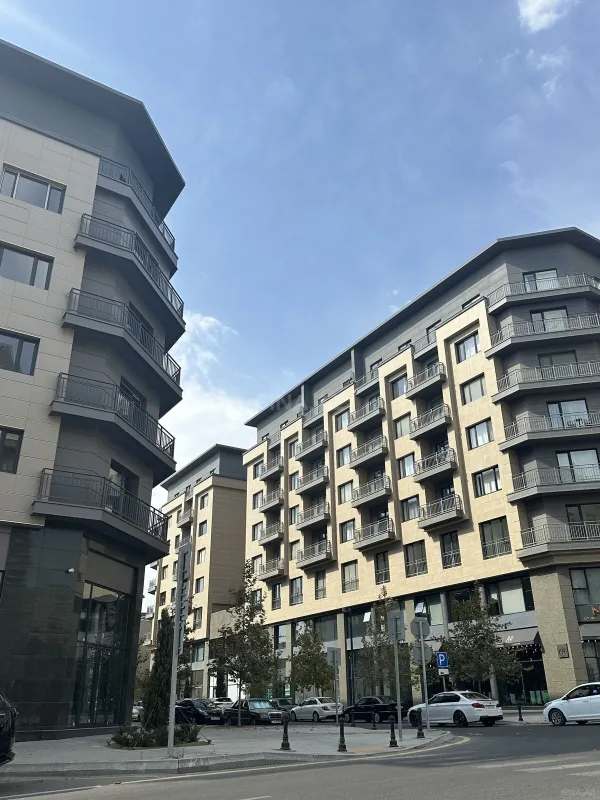 Satılır obyekt 104 m²