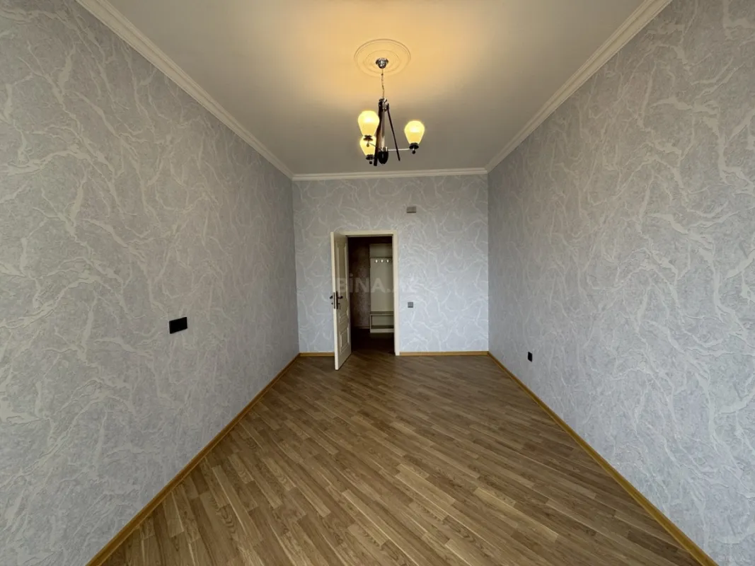 Satılır 2 otaqlı mənzil 80 m²