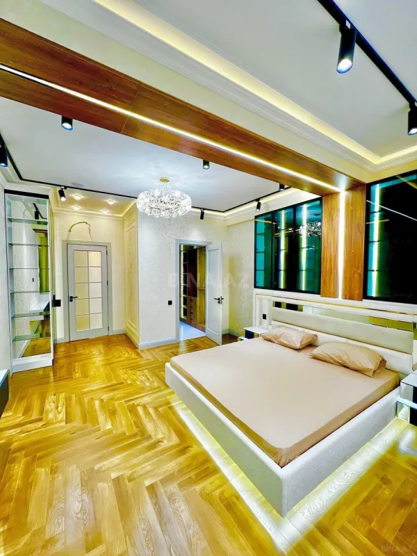 Satılır 4 otaqlı mənzil 186 m²