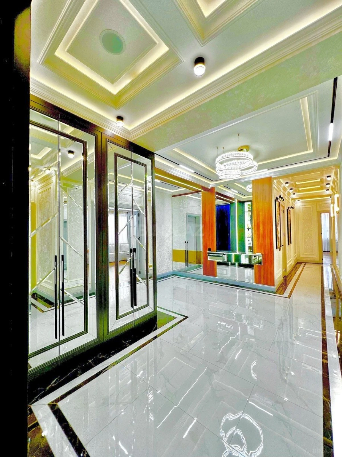 Satılır 4 otaqlı mənzil 186 m²